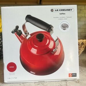 Le Creuset Cherry Red Kettle